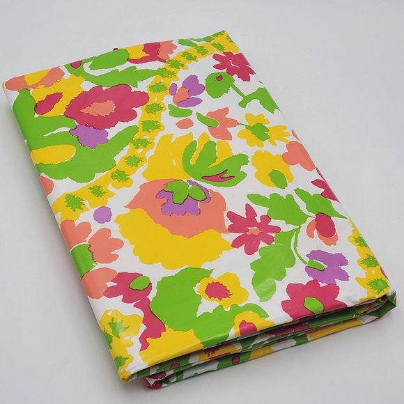 Vera Neumann Floral Oblong Tablecloth 60" x 84" - Picture 11 of 16